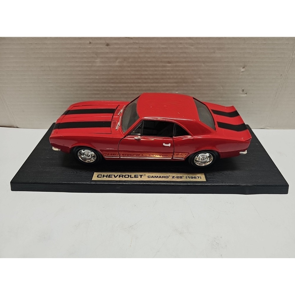 Road Legends Diecast 1:18 - 1967 Chevrolet Camaro Z-28 - Red (1998)